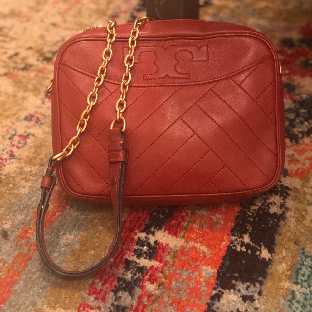 Tory Burch Alexa Mini Shoulder Crossbody // RED 🌙